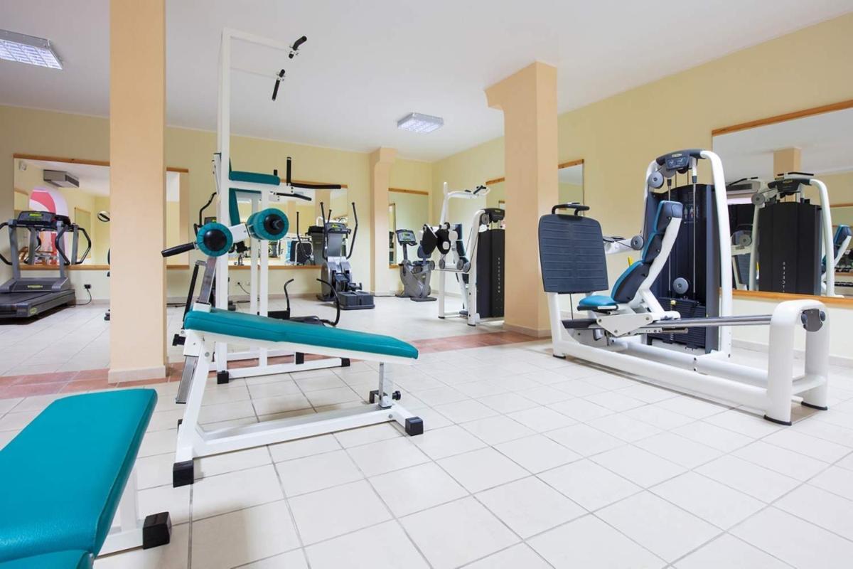 Nicolaus Club Torre Moresca Орозей Екстер'єр фото