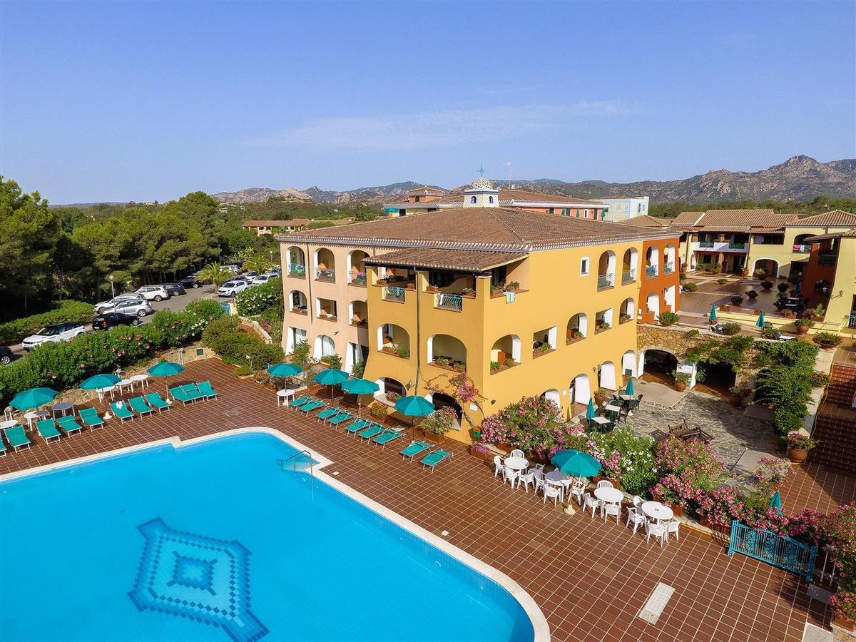 Nicolaus Club Torre Moresca Орозей Екстер'єр фото