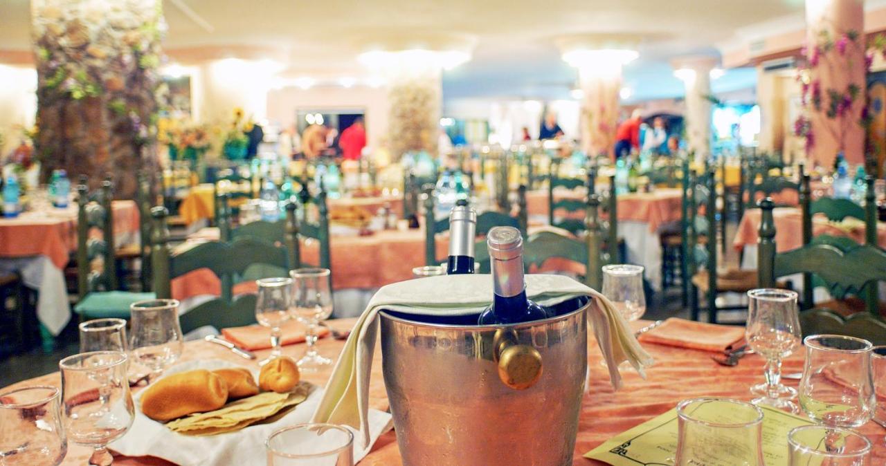 Nicolaus Club Torre Moresca Орозей Екстер'єр фото